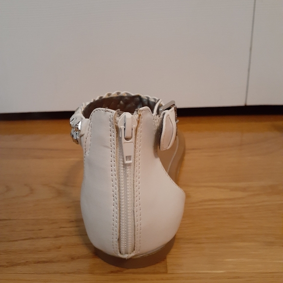 COPY - NWOT Guess Gladiator Sandals - Picture 7 of 8